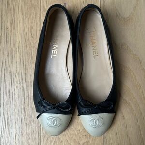 Authentic Chanel Ballet Flats Ballerina Size 37.5 BLACK/GOLD